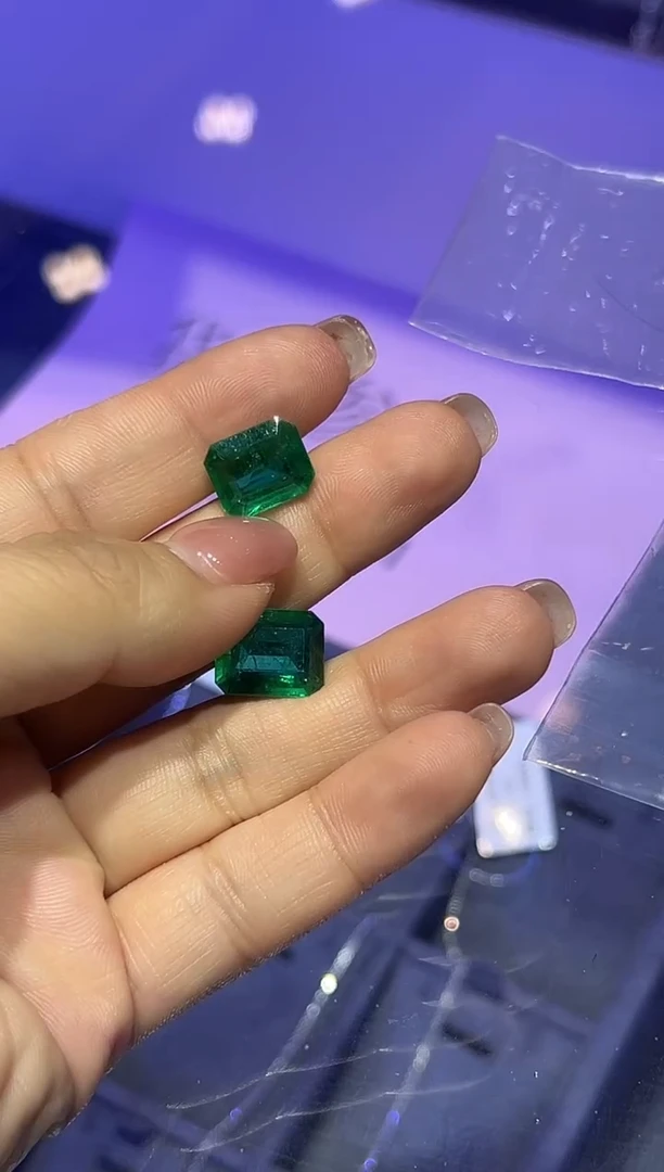 未镶嵌裸石祖母绿定99总4.98  ct总22400