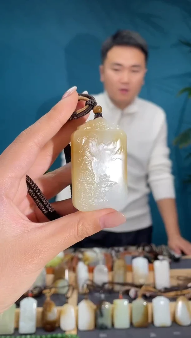 颈饰未镶嵌和田玉1