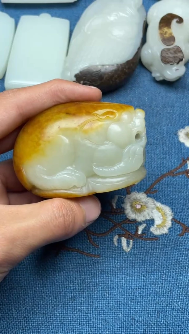 颈饰未镶嵌和田玉疯***城17