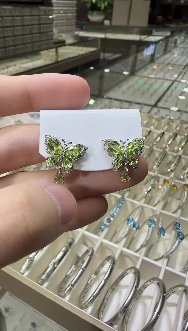 银S925镶嵌耳饰橄榄石17mm蝴蝶耳钉
