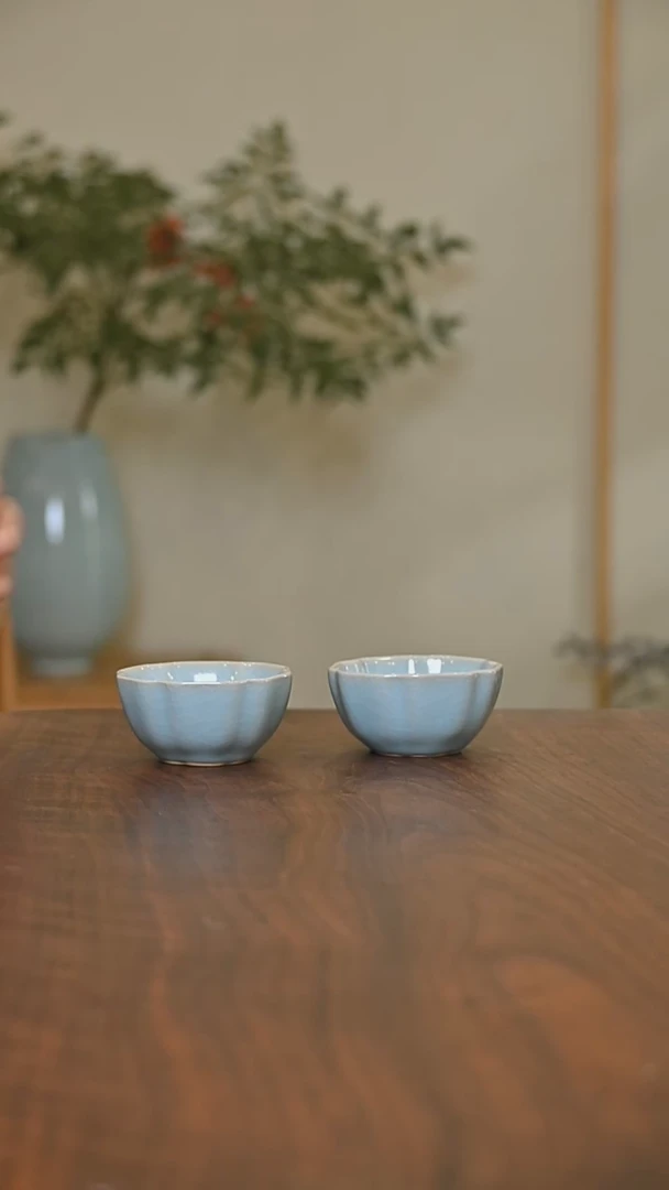 六合太平杯2只 天青 微瑕 朱家汝窑款