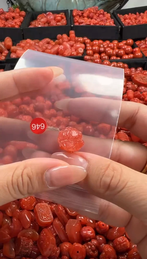 颈饰未镶嵌南红玛瑙1