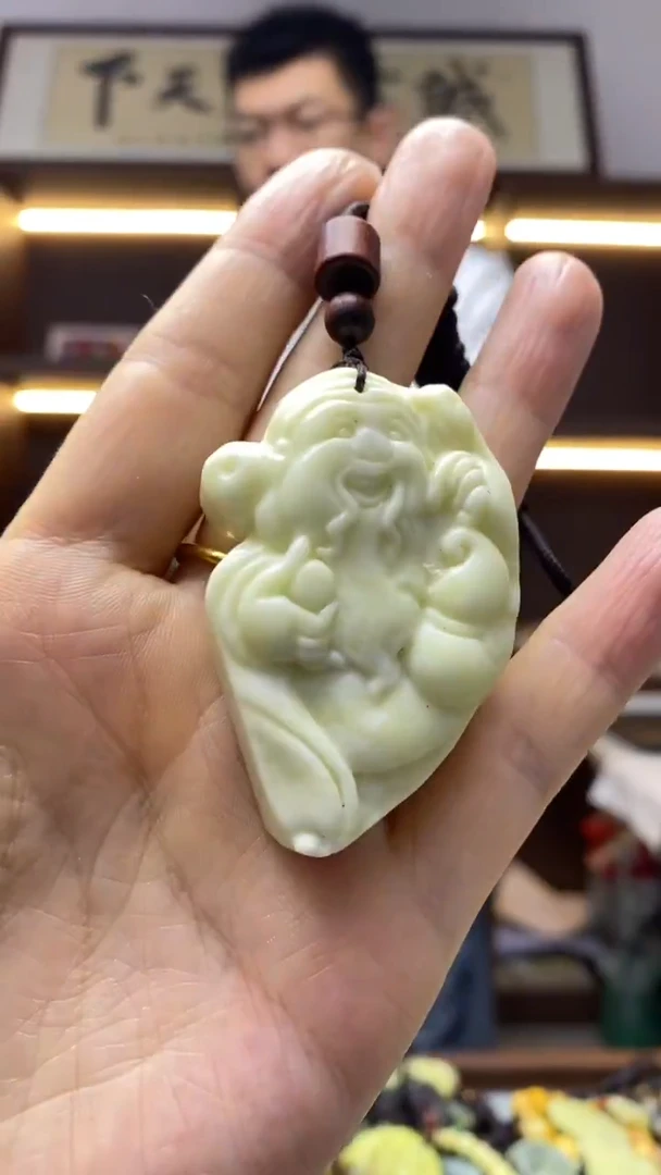 未镶嵌岫玉挂件