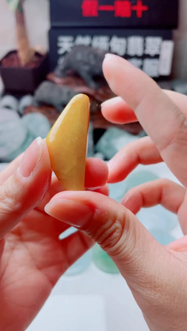 翡翠未镶嵌颈饰1082.......