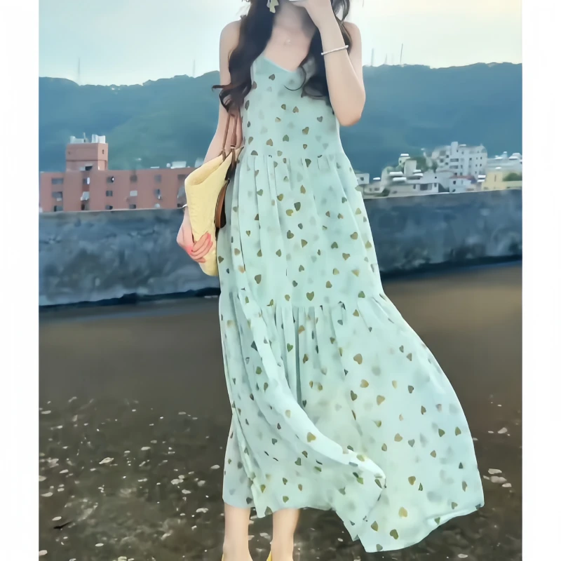 夏季胖mm时尚气质甜美风沙滩吊带裙爱心可爱宽松显瘦慵懒风连衣裙