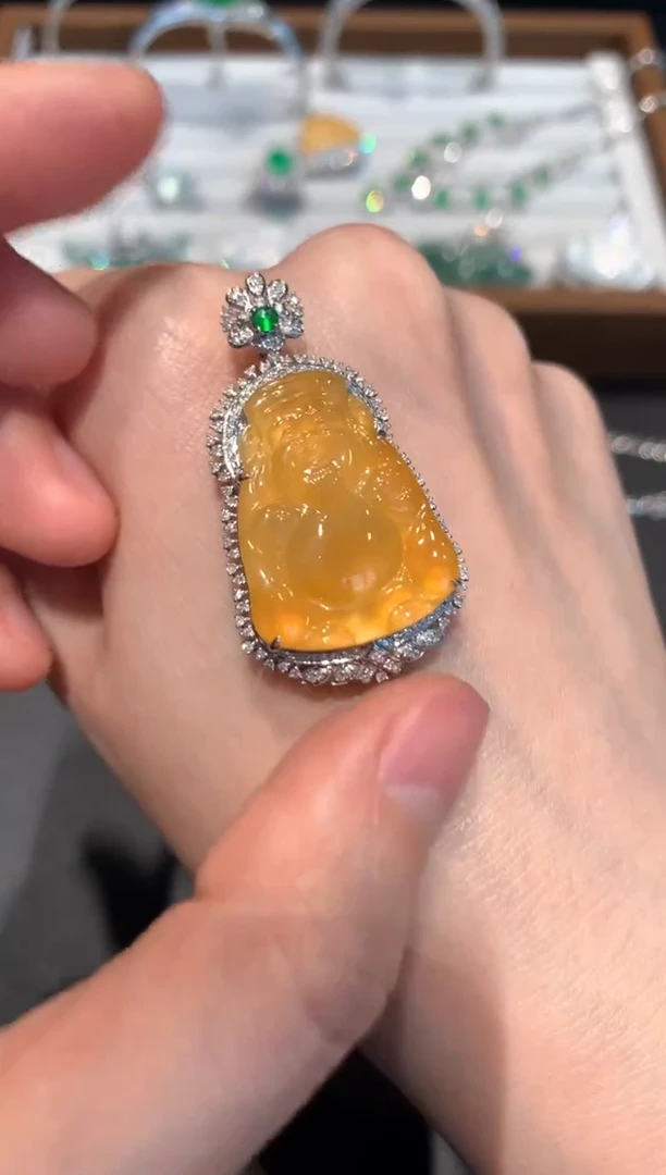 【闪购商品】翡翠吊坠(不含链)18K金镶嵌9800