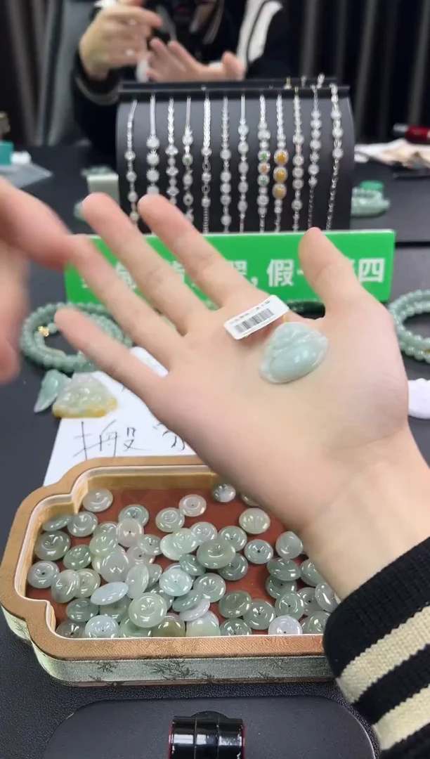 颈饰未镶嵌翡翠挂件H0030（多件发其一）