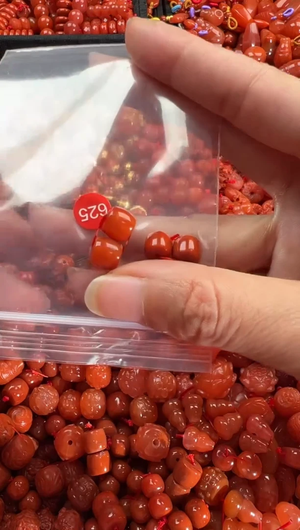 【闪购商品】南红玛瑙颈饰未镶嵌1