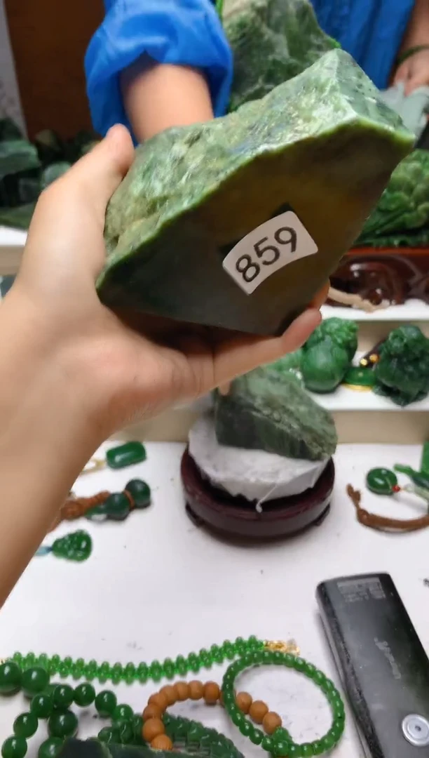 未镶嵌和田玉（碧玉）珠宝半成品0