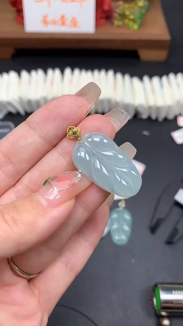 【闪购商品】翡翠吊坠(不含链)18K金镶嵌MS154570