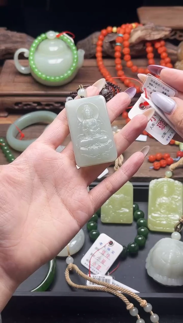 吊坠(不含链)未镶嵌和田玉N***y迪克兰 观音牌9004214