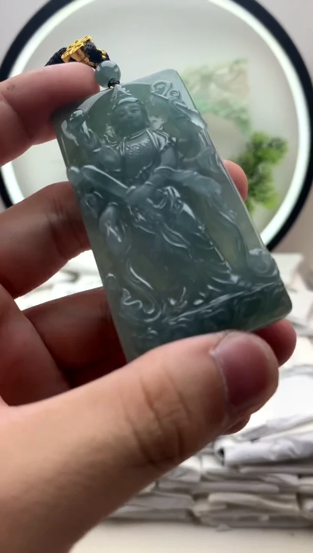 颈饰未镶嵌翡翠千手观音