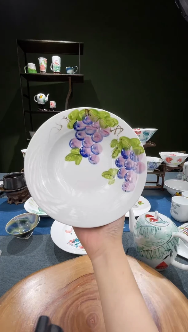 盘景德镇高温釉下彩8英寸草帽盘紫葡萄