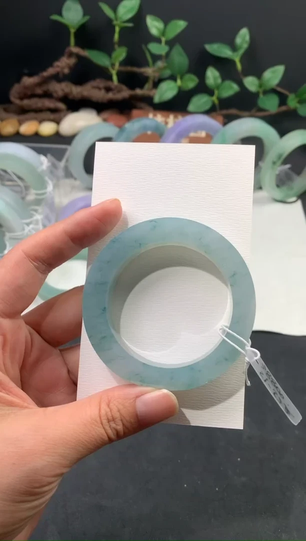 未镶嵌手镯定制翡翠冰蓝飘黄正圈51-52