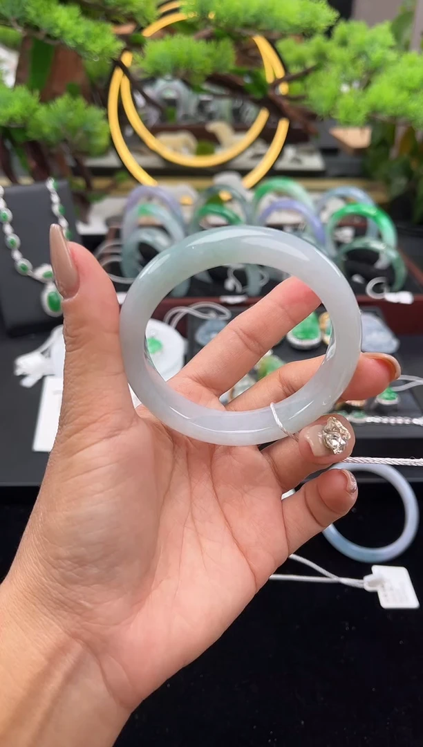 未镶嵌手镯翡翠手镯