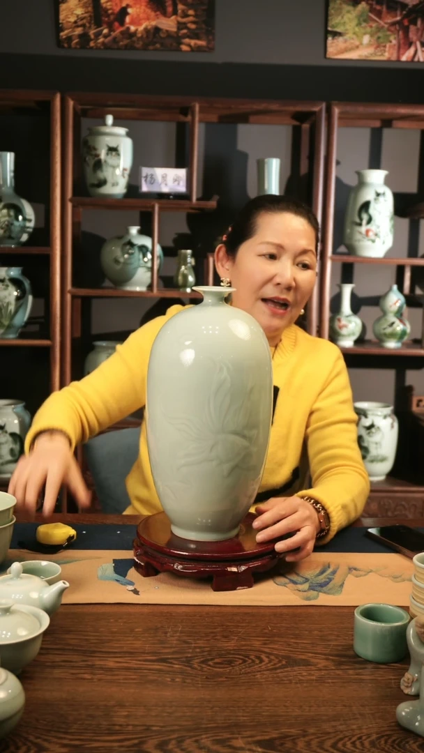 【闪购商品】纯手工 粉青 金鱼梅瓶B