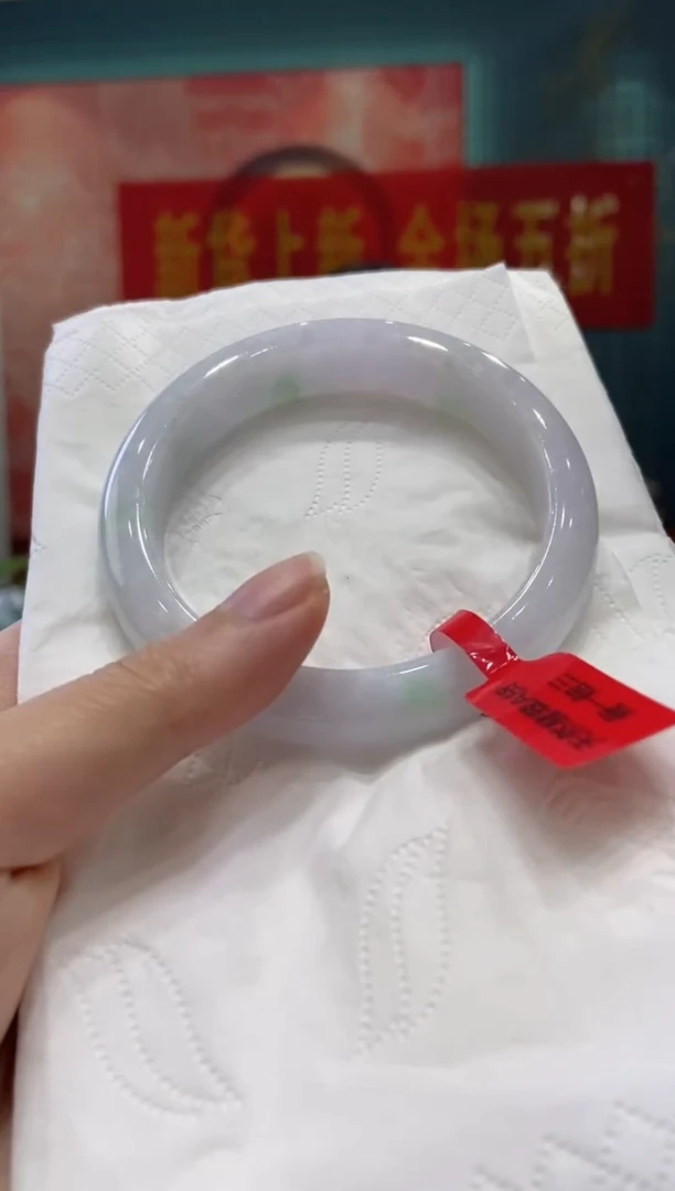 翡翠手镯未镶嵌多人25236