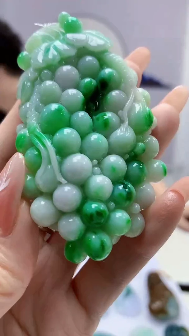 【闪购商品】定制翡翠未镶嵌4688DD-毛货挂件葡萄82