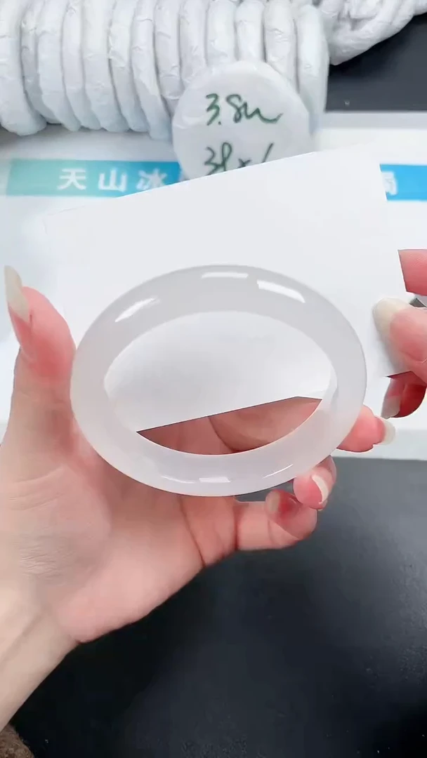 【闪购商品】石英质玉手镯未镶嵌286-58.3