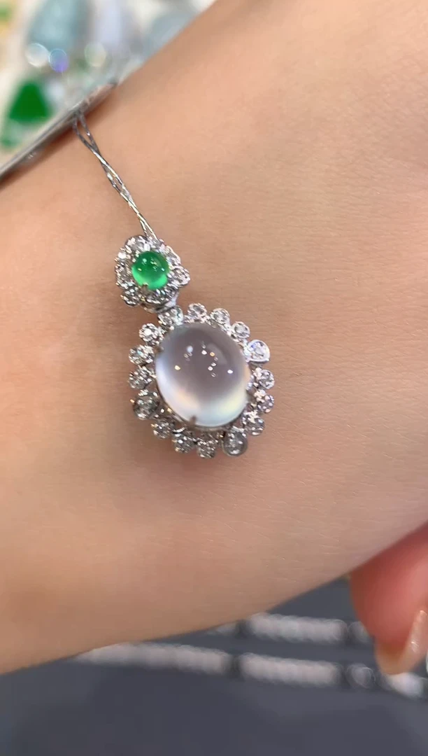 吊坠(不含链)18K金镶嵌翡翠 a3   多样性一件发货