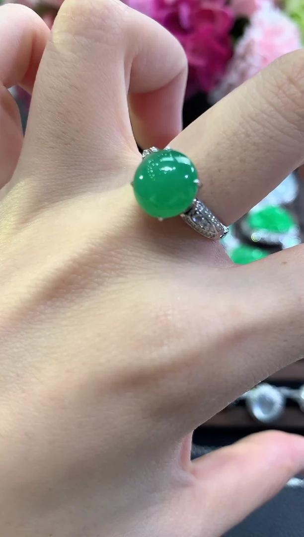 18K金镶嵌戒指翡翠秋日珠宝W85