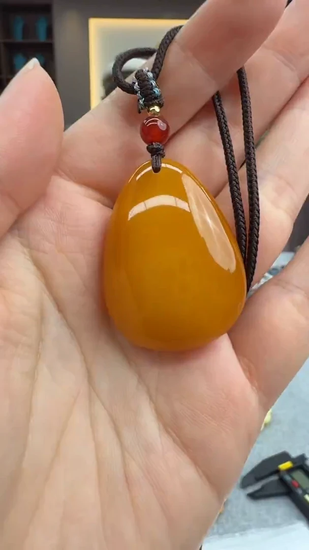 琥珀颈饰未镶嵌72秒拍号 假一罚三