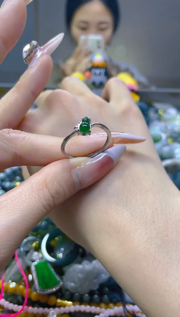 翡翠未镶嵌颈饰/T/翡翠A货，一件也是批发价