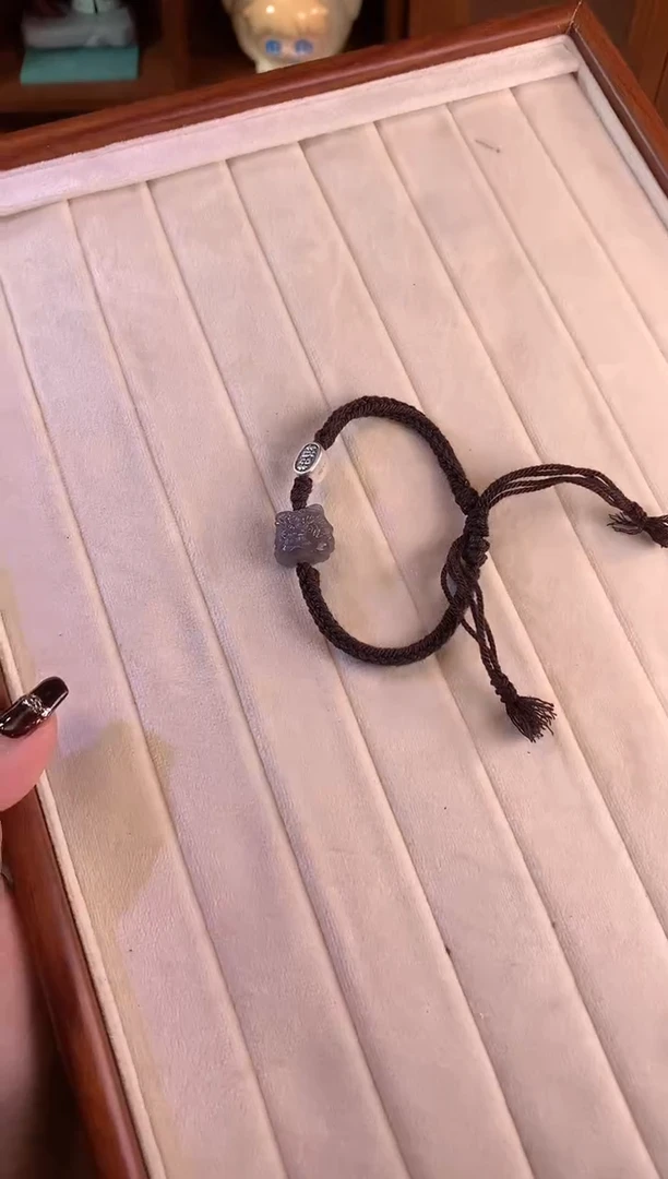 【闪购商品】和田玉手绳未镶嵌烟紫和田玉醒狮手编绳款