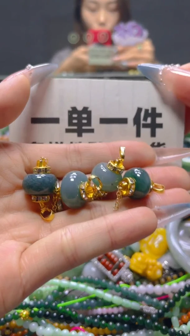颈饰未镶嵌翡翠一单一个多样性随机发一件