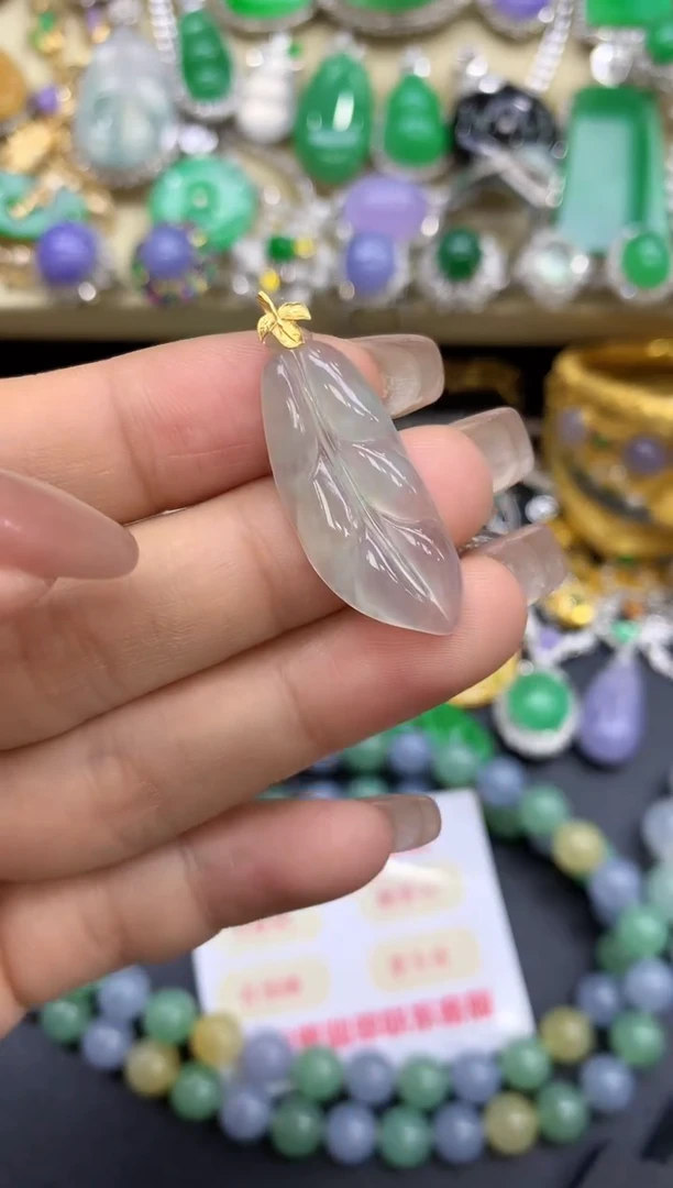 颈饰18K金镶嵌翡翠100-中国好珍宝