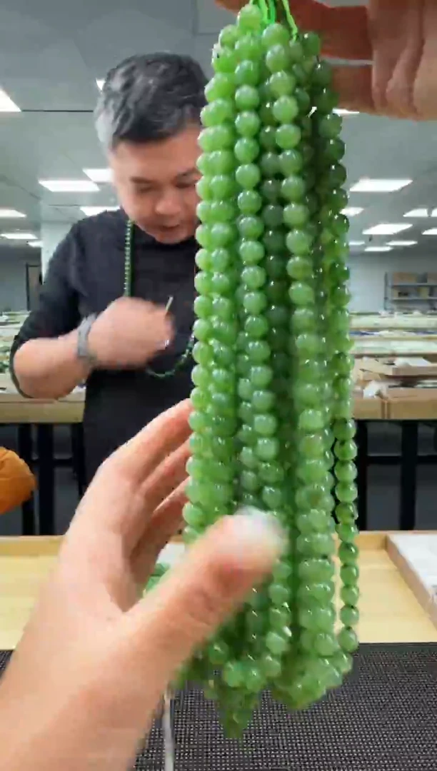 颈饰未镶嵌和田玉乌兰海苹果绿项链8*56多样性发一