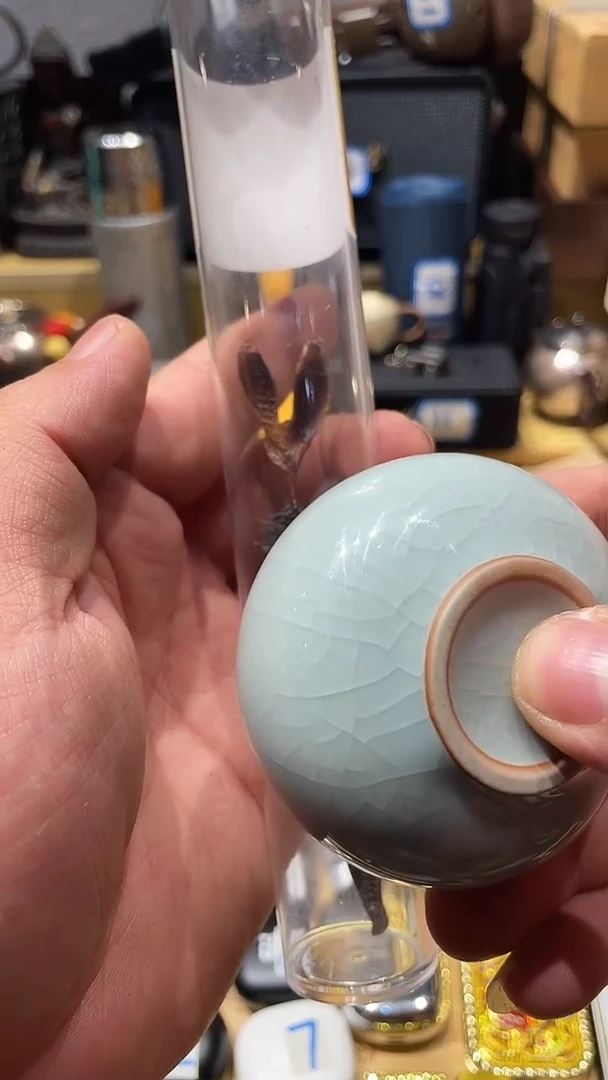 瓷片闪购商品 如图所示