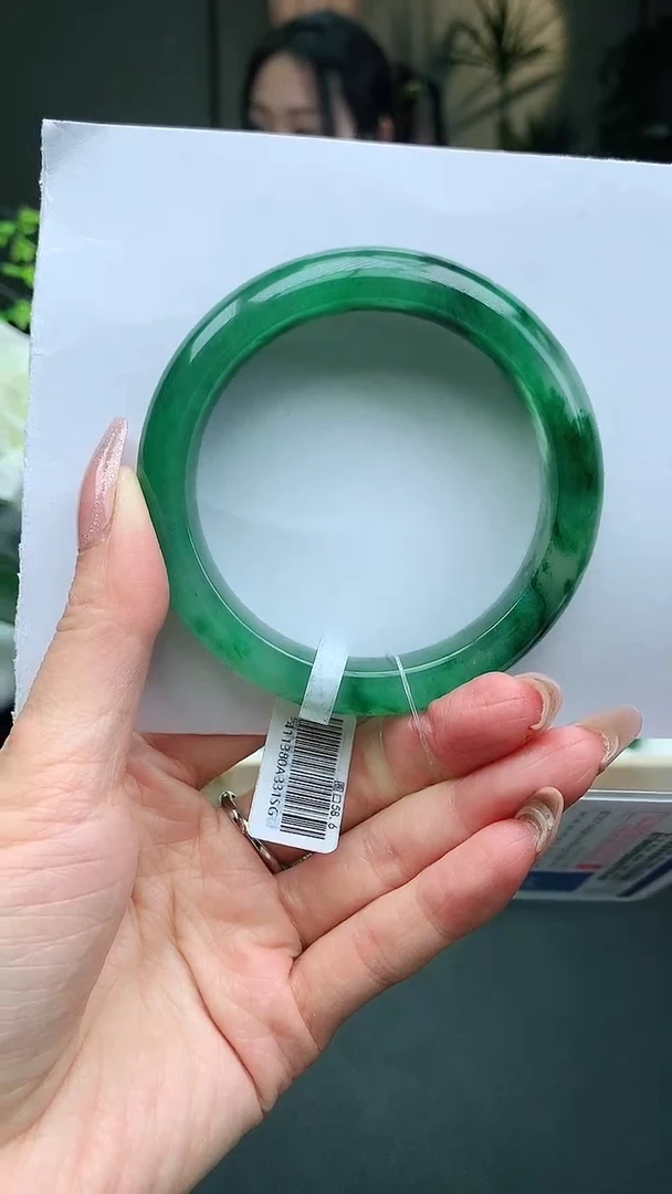 【闪购商品】石英质玉手镯未镶嵌圈口58+