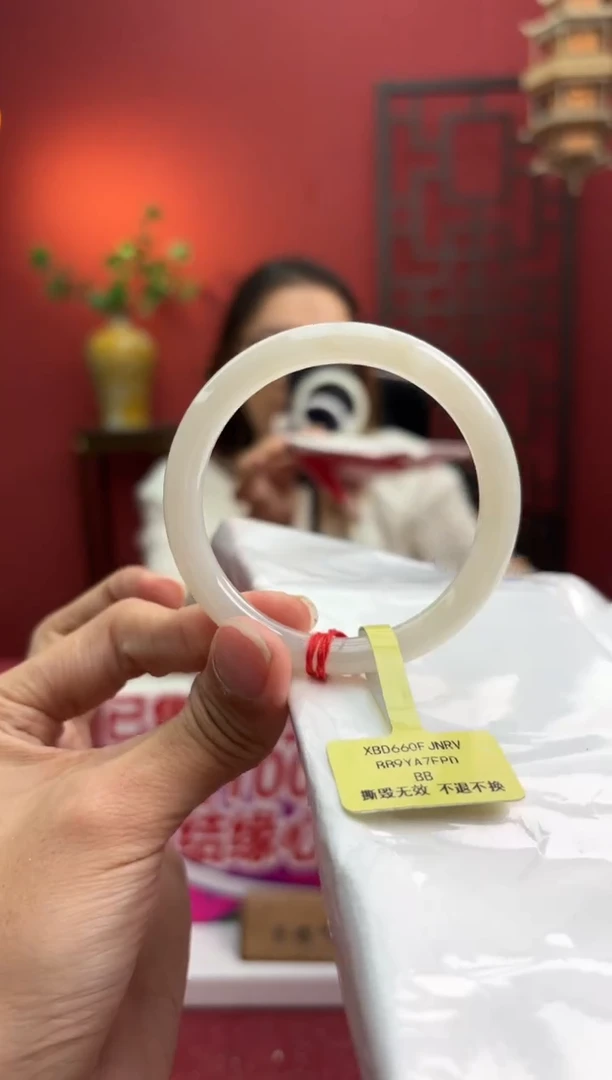 未镶嵌手镯（圆镯）翡翠翡翠手镯4