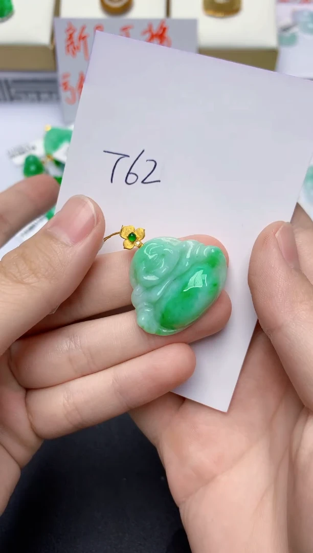 翡翠18K金镶嵌颈饰0000000000