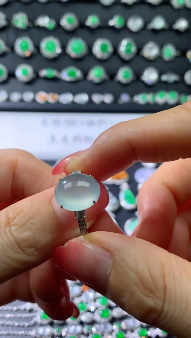 18K金镶嵌戒指翡翠18K翡翠