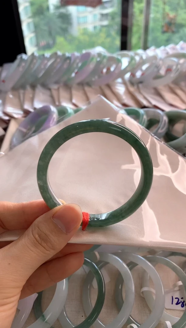 未镶嵌手镯翡翠54冰油绿
