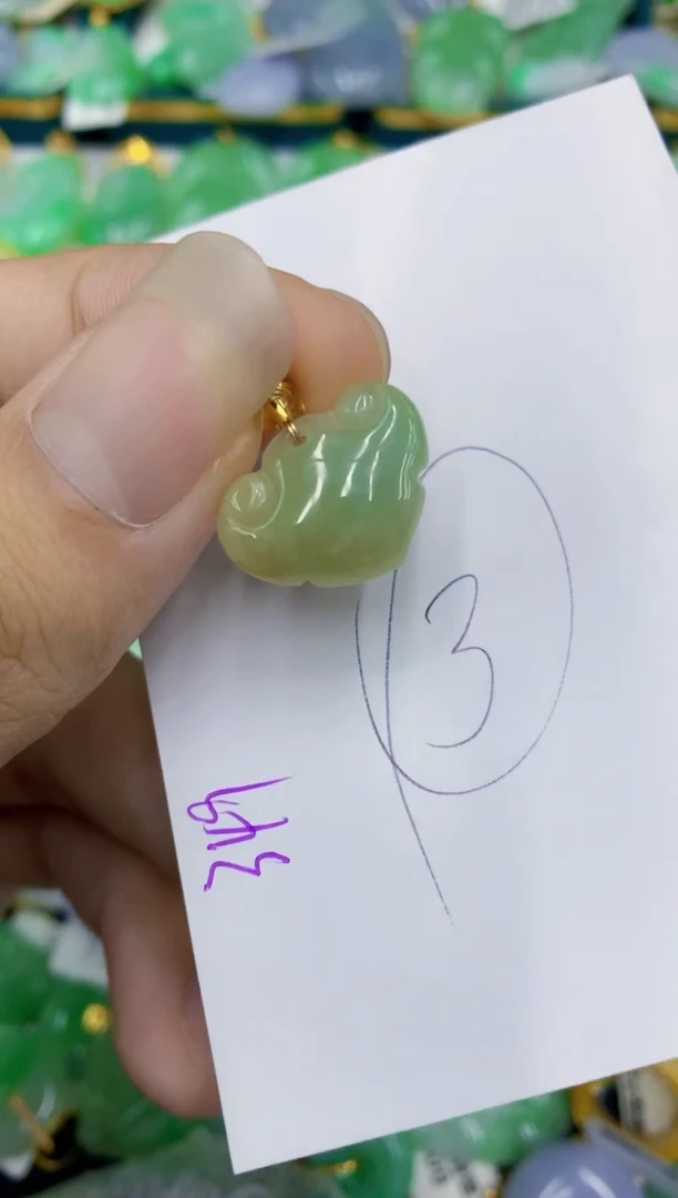 翡翠未镶嵌颈饰11111111111