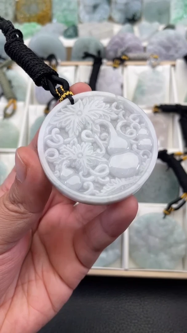 颈饰未镶嵌翡翠天然缅甸翡翠A货124