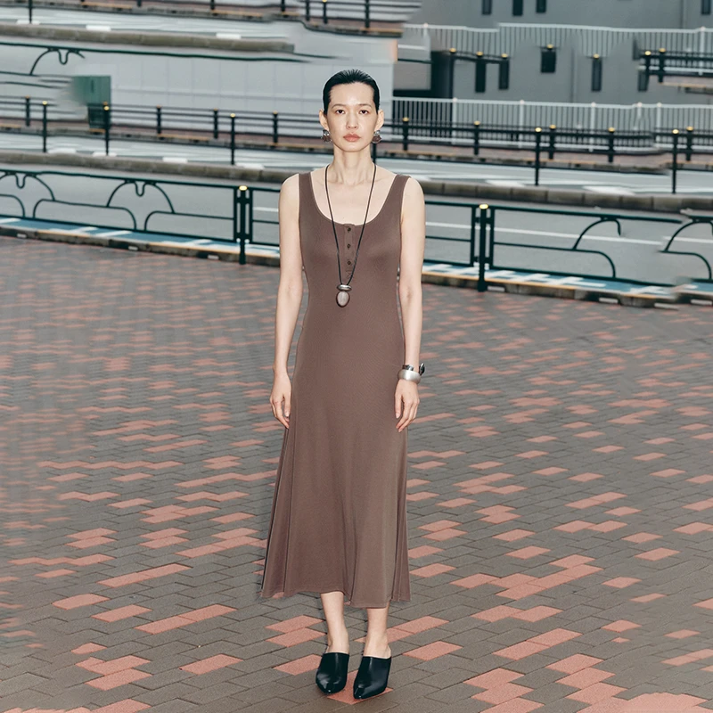 河岸家设计师REFOUND TEN中长款罗纹U领背心连衣裙女25夏