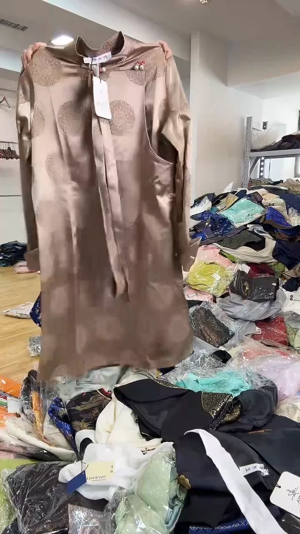 2XL码    130-140斤  袍子