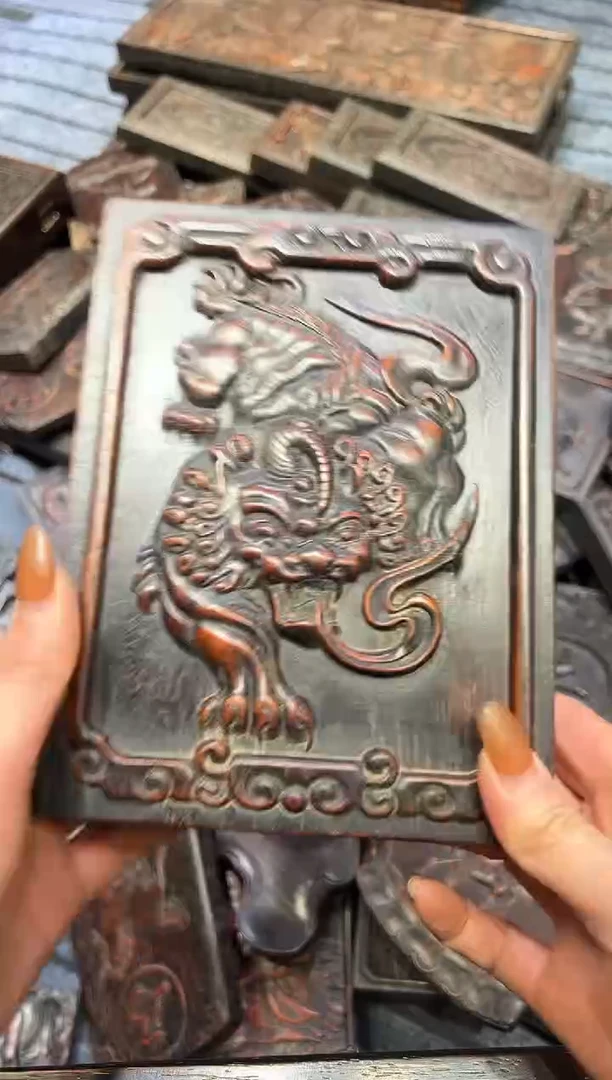 木紫檀雕刻一物一拍
