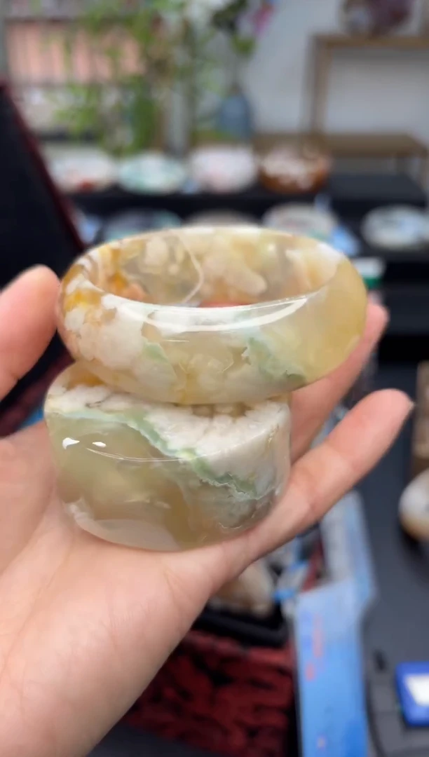 【闪购商品】石英质玉手镯未镶嵌A1207(56圈赠送镯心)