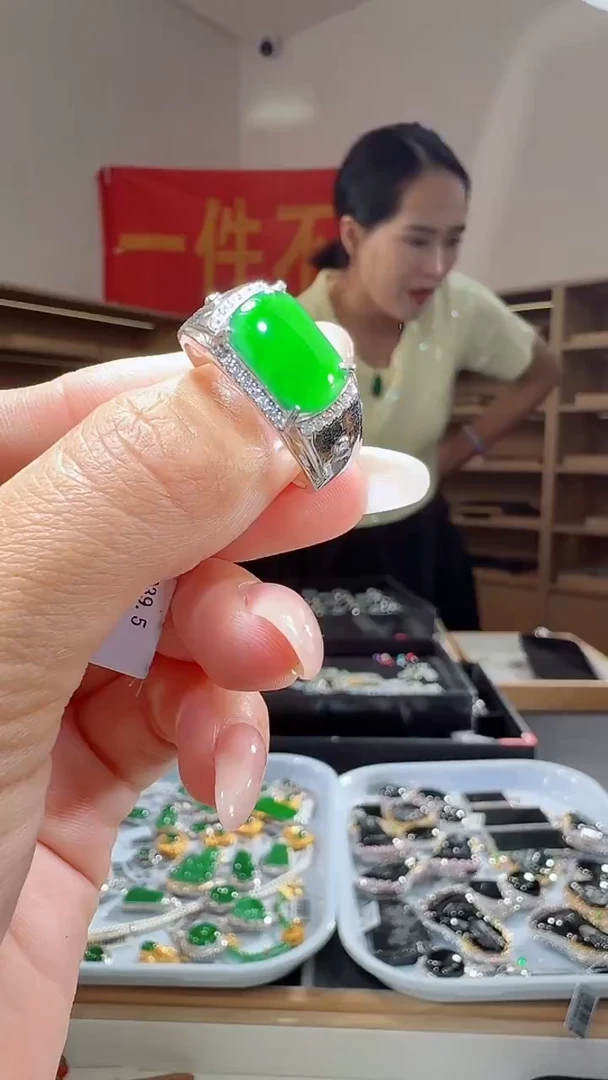 银S925镶嵌定制翡翠戒指
