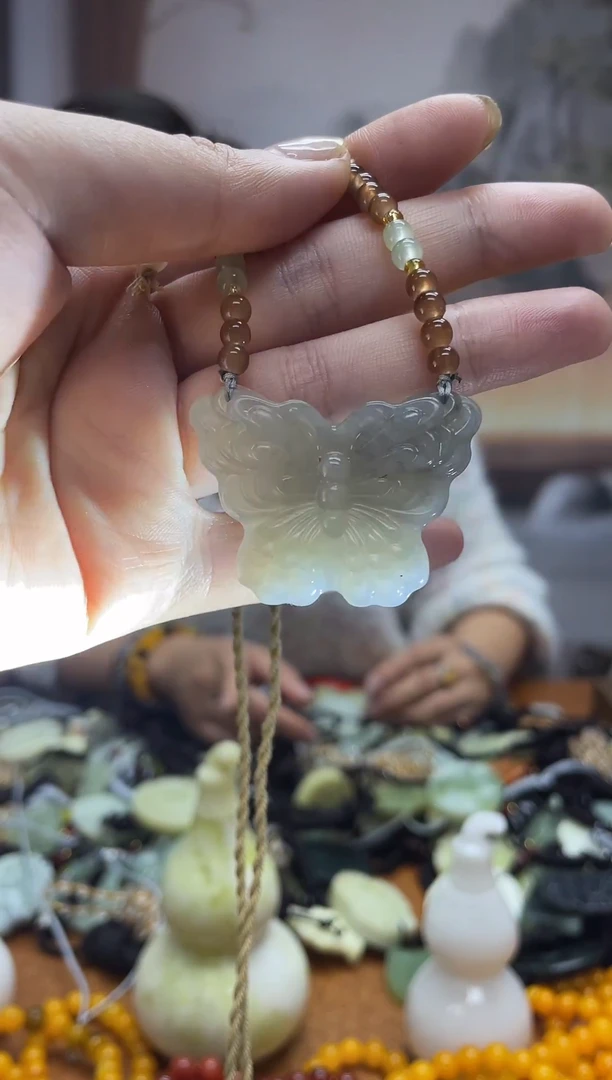 未镶嵌岫玉吊坠·