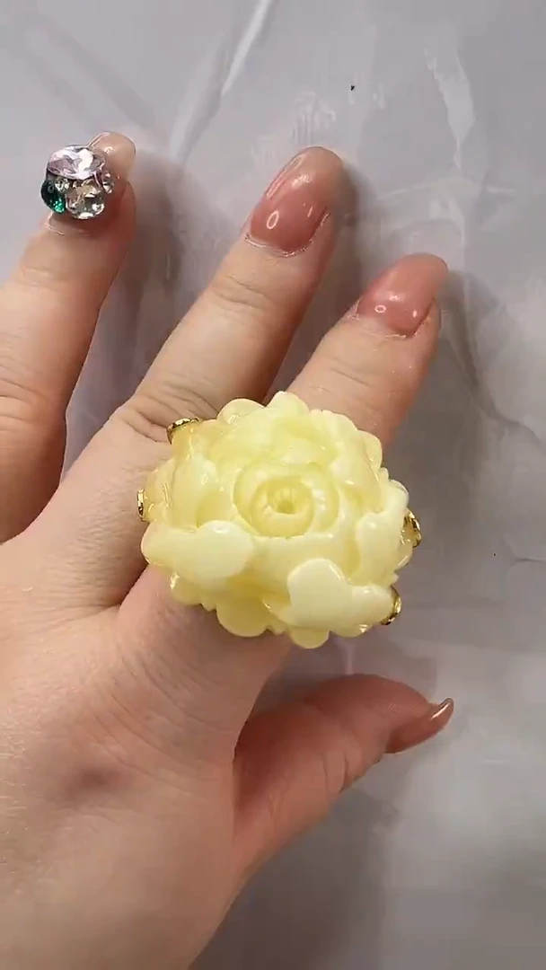 琥珀颈饰未镶嵌戒指