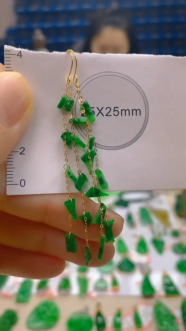 颈饰18K金镶嵌翡翠新号开播 全场乱卖