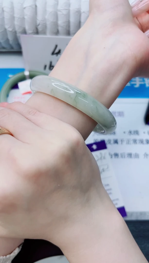 石英质玉手镯未镶嵌292/60.2