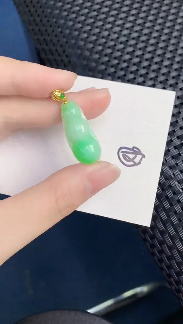 翡翠未镶嵌颈饰000000000