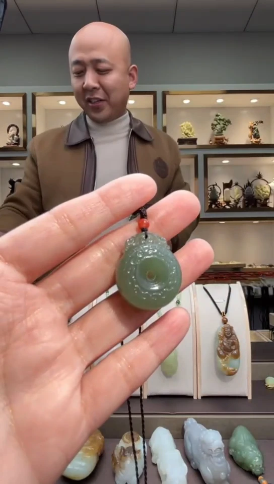 颈饰未镶嵌和田玉苏